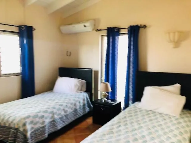 Coral Villa Saint Philip